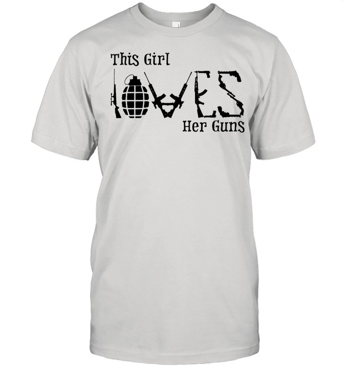 This girl love her guns shirt Classic Men's T-shirt
