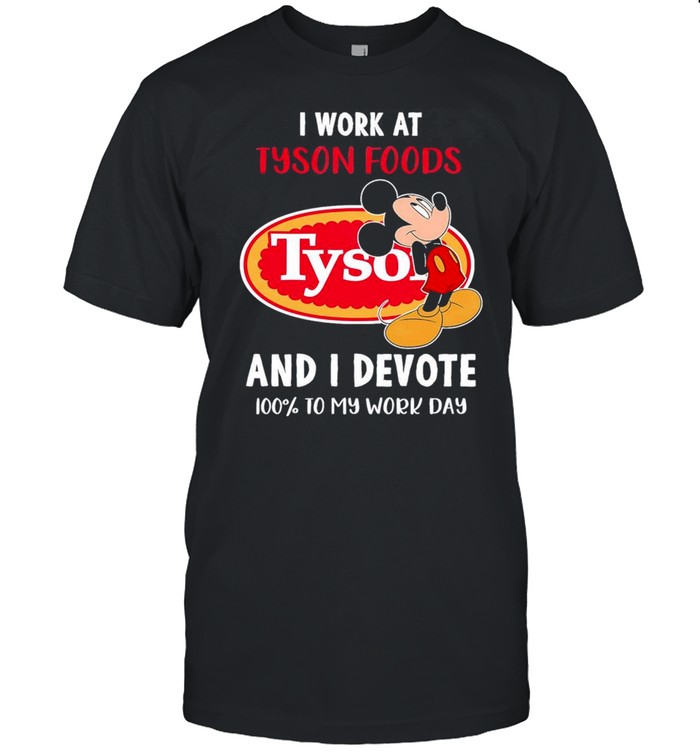Snoopy I work at tyson foods and I devote 100 to my work day shirt Classic Men's T-shirt
