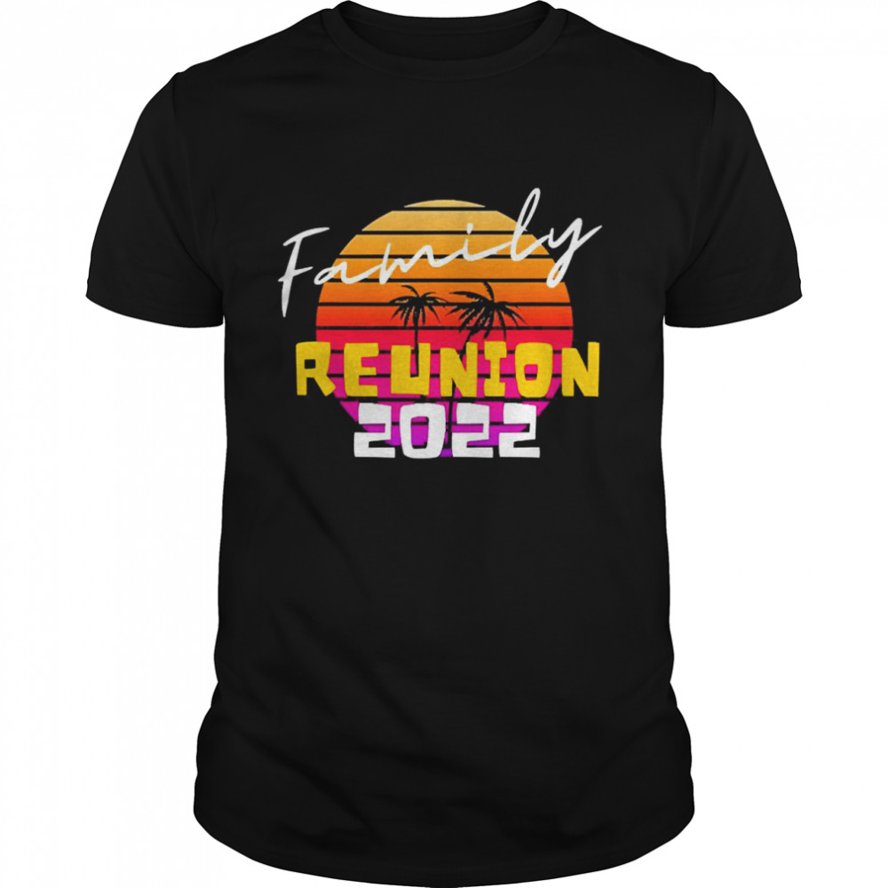 Family Reunion 2022 Retro Cousin Crew Vacation Trip Matching  Classic Men's T-shirt