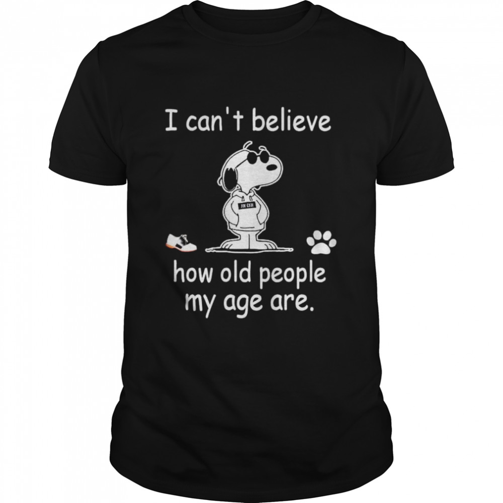 Snoopy I can’t believe how old people my age are shirt Classic Men's T-shirt