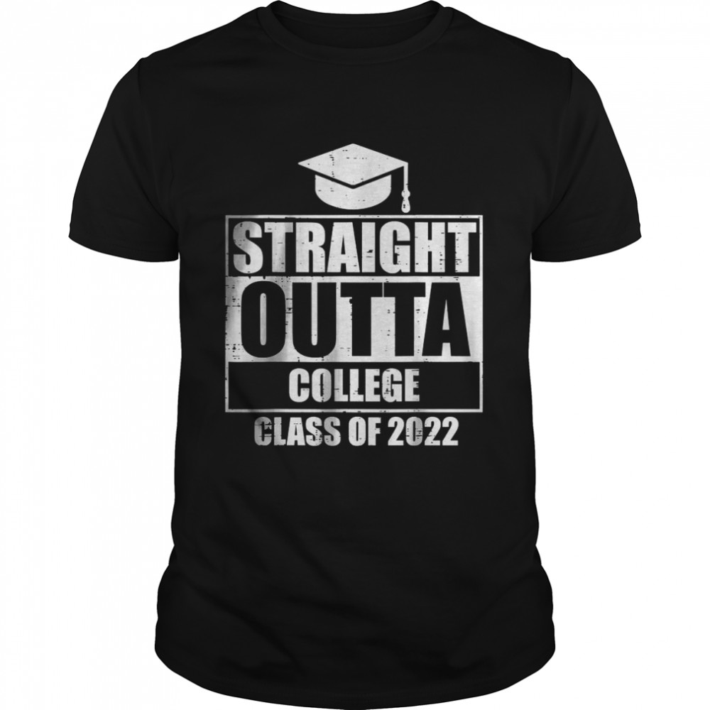Straight Outta College Class Of 2022 Graduation Master  Classic Men's T-shirt
