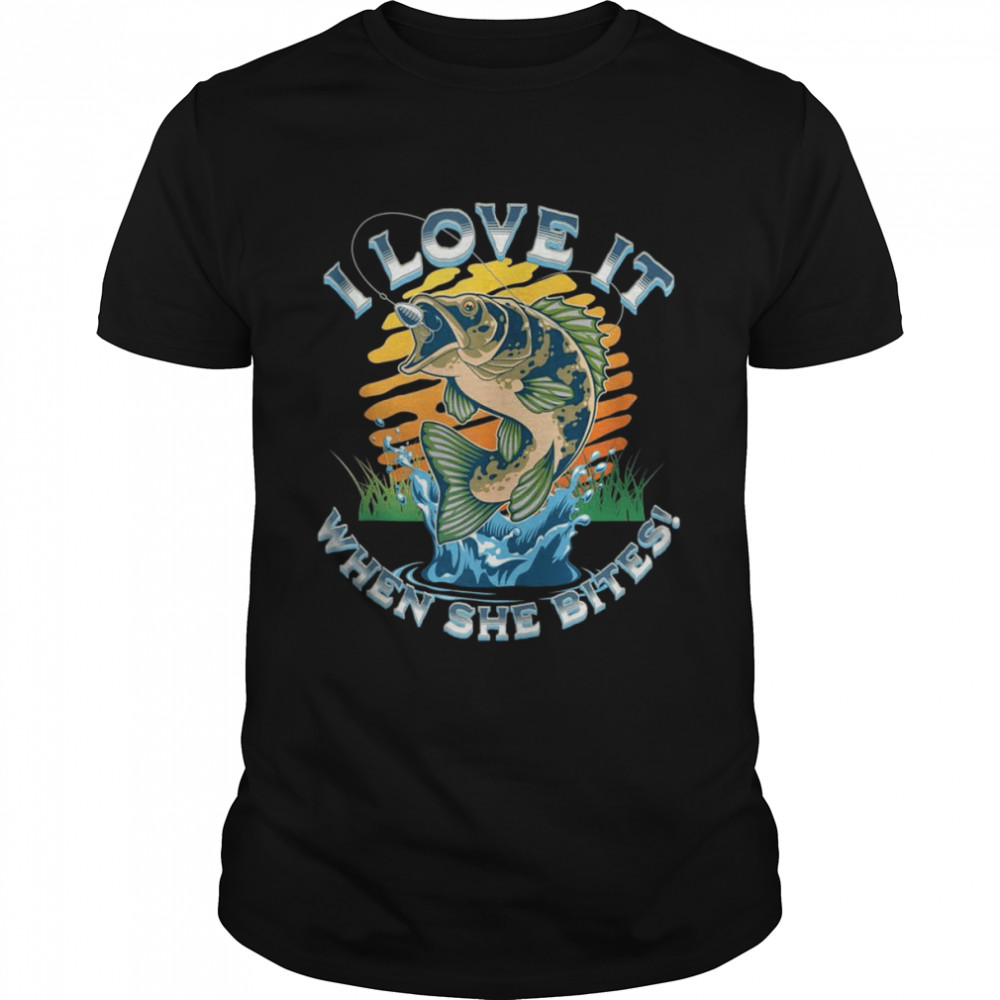 I Love It When She Bites, Fishing Tank Top  Classic Men's T-shirt