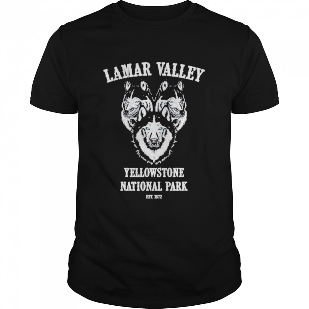 Lamar Valley Pack Of Wolves Yellowstone National Park  Classic Men's T-shirt