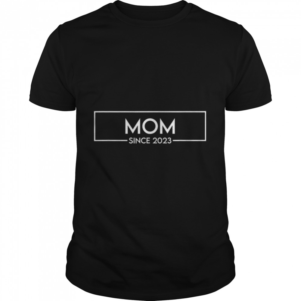 Promoted To Mom Est 2023 T-Shirt B0B7F2G4LG