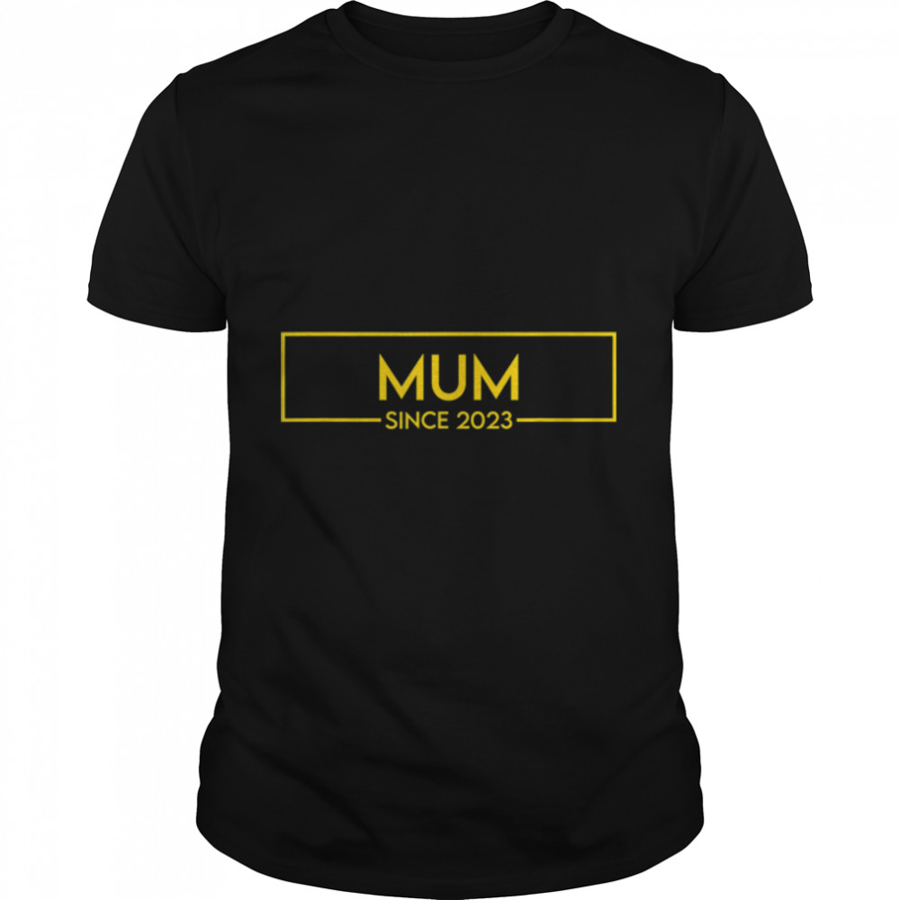 Promoted To Mum Est 2023 T- B0B7F1X7RH Classic Men's T-shirt