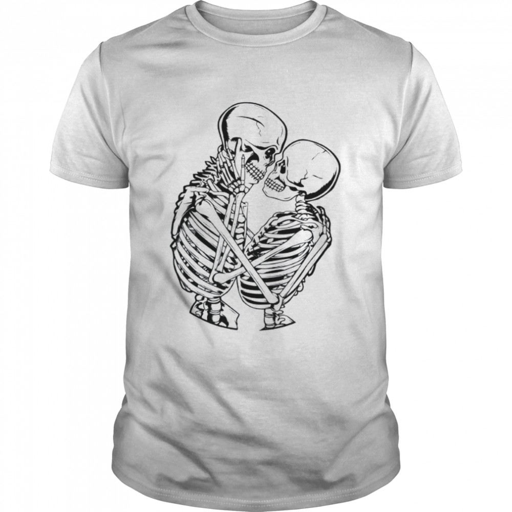 Skeleton Kissing Romance  Classic Men's T-shirt