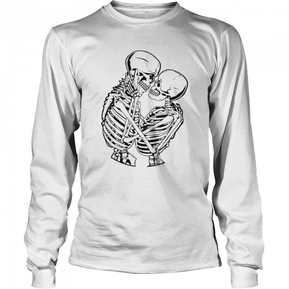 Skeleton Kissing Romance  Long Sleeved T-shirt