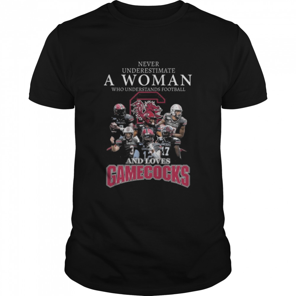Never underestimate a Woman who understands football and loves South Carolina Gamecocks shirt Classic Men's T-shirt