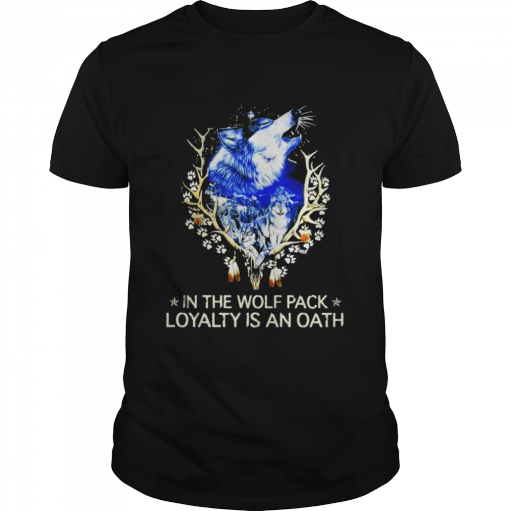 In the wolf pack loyalty is an oath shirt Classic Men's T-shirt