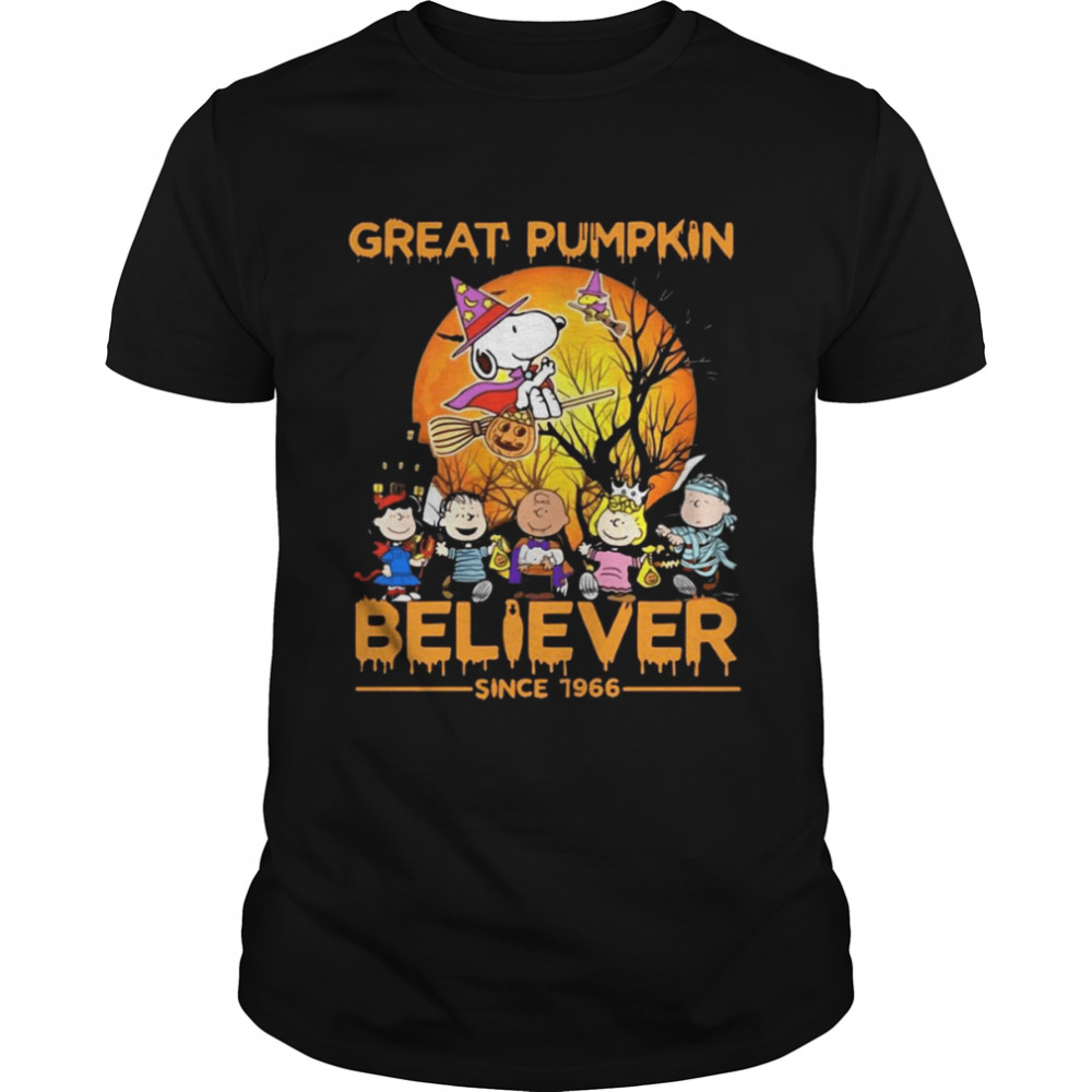 The Peanuts Snoopy Great Pumpkin Believer Since 1966 Charlie Brown Halloween  Classic Men's T-shirt