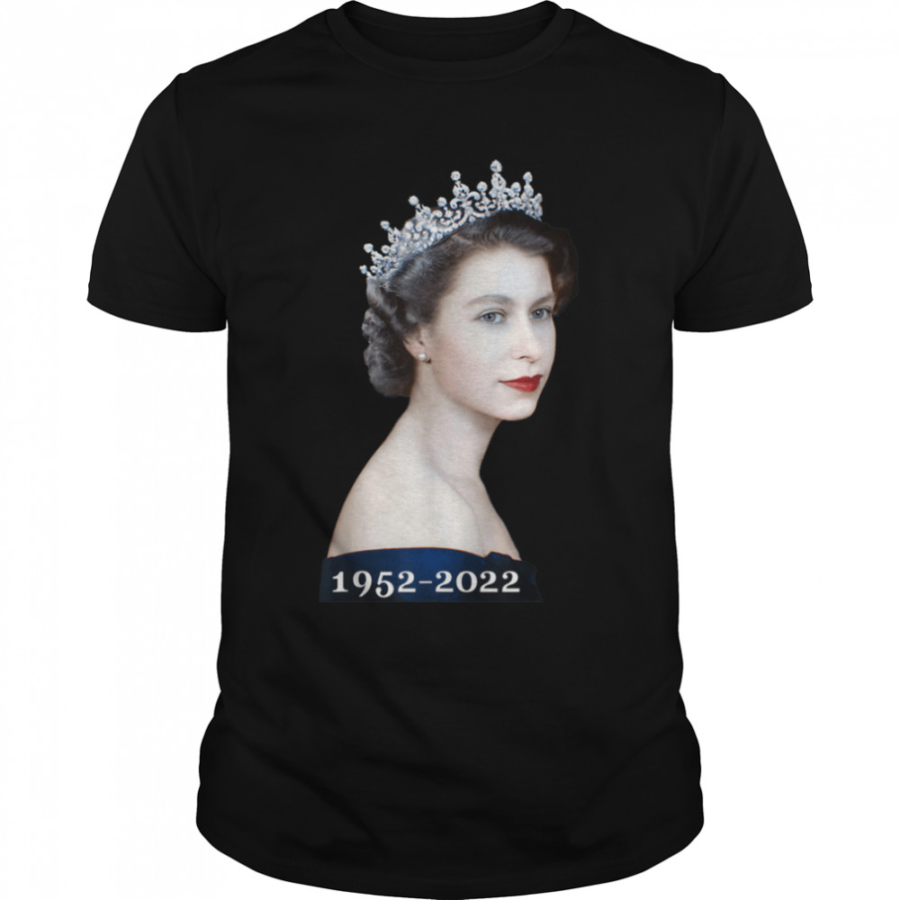 The Queen's 70 Years British flag Jubilee queen ER II T-Shirt B0BDRZR729