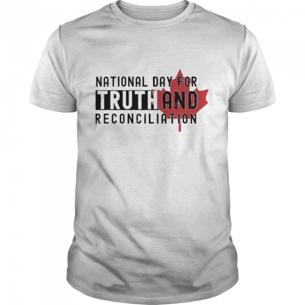 National day for truth and reconciliation Every Child Matters shirt Classic Men's T-shirt
